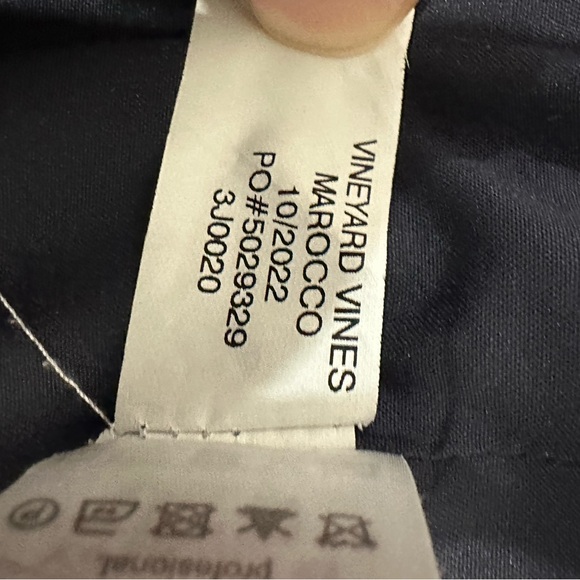 Vineyard Vines Wool Navy Blazer with Gold Buttons - Picture 8 of 9